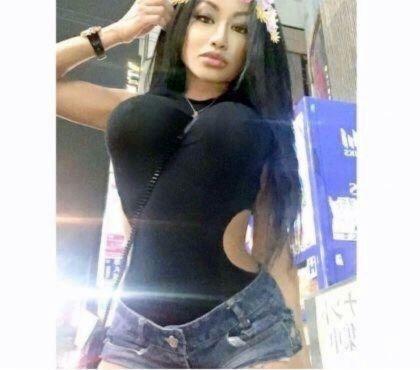 Ravissante Vicky pleine de douceur à Ajaccio